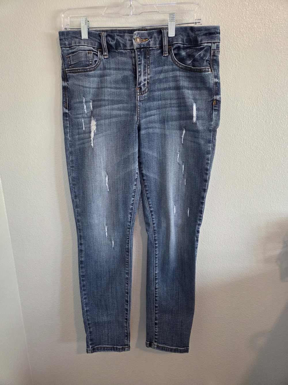 Studio Skinny Distressed Jeans - Blue Wash